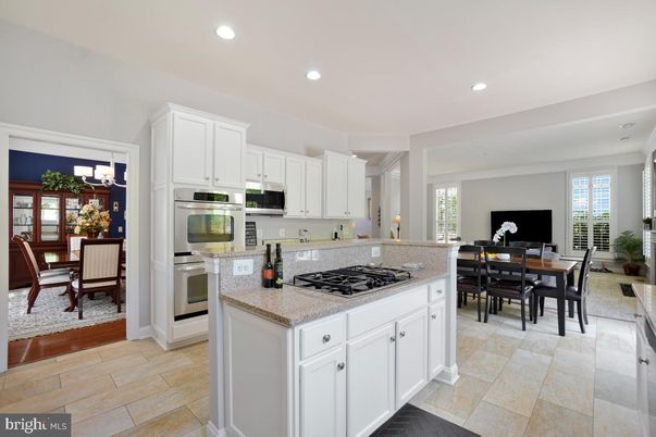 Dining room, Interior, Kitchen, Recessed Lighting, Stainless Steel Appliances