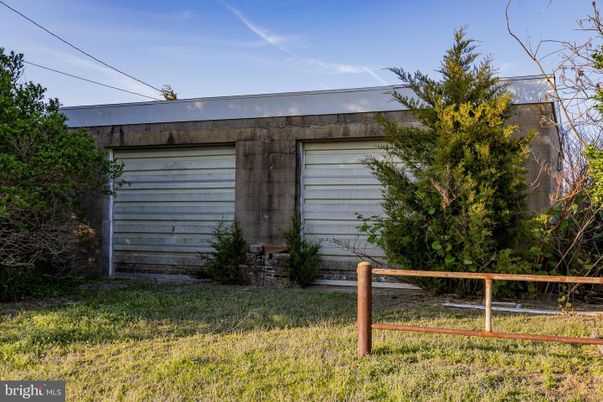 Detached Garage, Exterior
