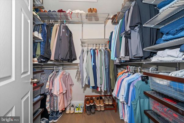 Interior, Walk-in Closets, Wood Texture Flooring