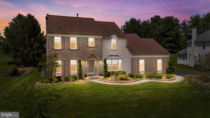 Backyard, Exterior, Facade, Brick Facade, Georgian