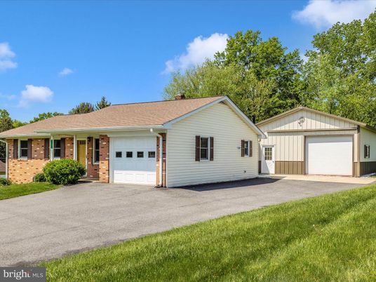 Attached, Detached Garage, Exterior, Facade, Brick Facade, Ranch