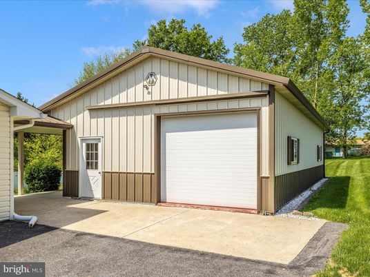 Detached Garage, Exterior