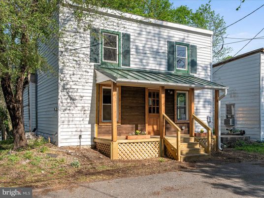 Exterior, Facade, None