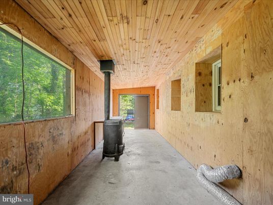 Empty room, Interior, Wooden Ceilings, Wooden Walls