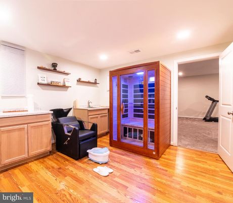 Fitness Equipment, Interior, Recessed Lighting, Sauna Room
