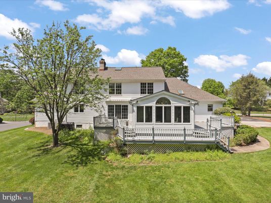 Backyard, Exterior, Facade, Queen Anne Victorian