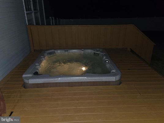 Exterior, Hot Tub