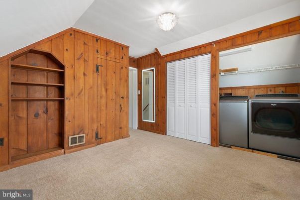 Empty room, Interior, Washer, Wooden Walls