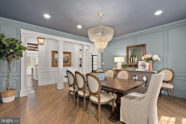 Chandelier, Dining room, Interior, Recessed Lighting, Wood Texture Flooring