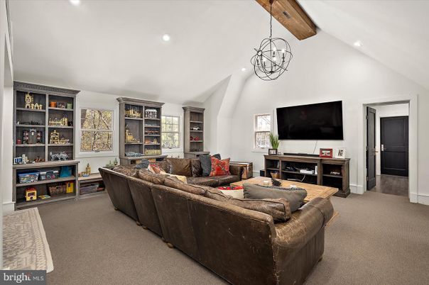 Interior, Living room, Pendant Lights, Recessed Lighting, Wooden Beams