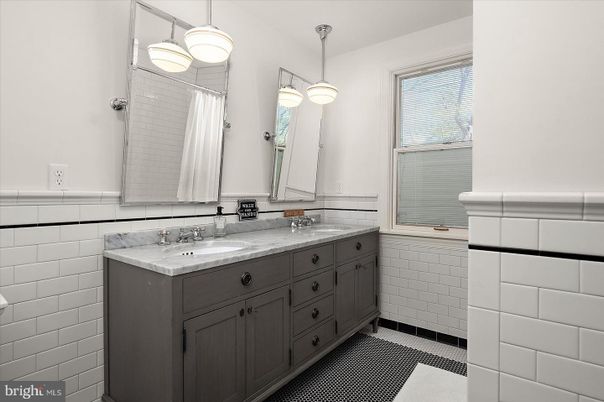 Bathroom, Dual Sink Vanities, Interior, Pendant Lights