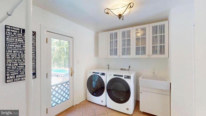Interior, Washer