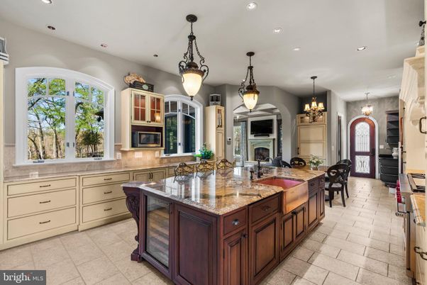 Chandelier, Fireplace, Interior, Kitchen, Pendant Lights, Recessed Lighting