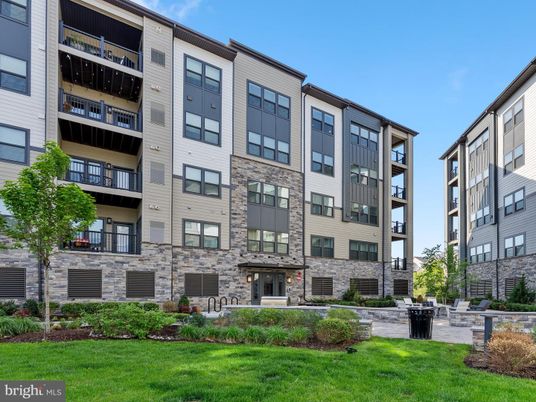 Exterior, Facade, Condo Building