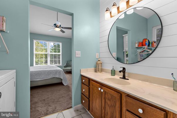 Bathroom, Bedroom, Dual Sink Vanities, Interior
