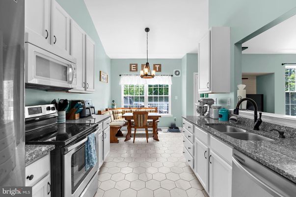 Dining room, Interior, Kitchen, Pendant Lights