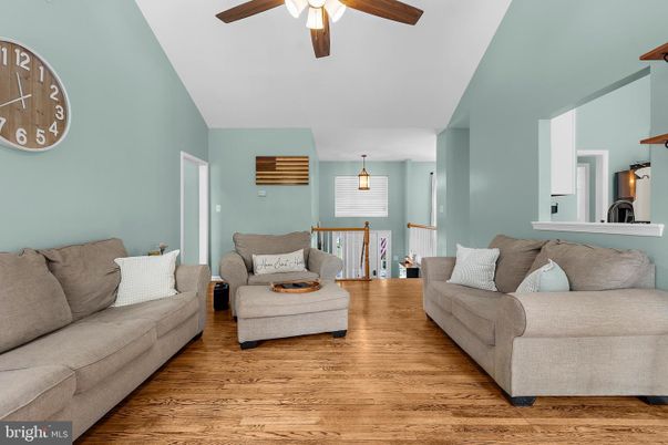 Interior, Living room, Pendant Lights, Wood Texture Flooring