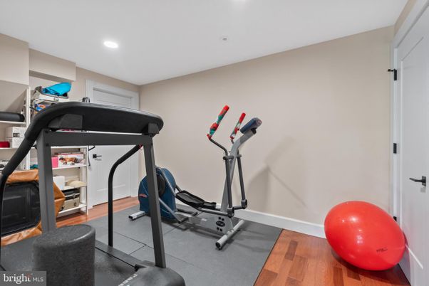 Fitness Equipment, Interior, Recessed Lighting, Wood Texture Flooring