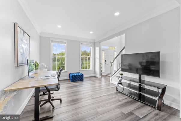 Home Office, Interior, Recessed Lighting, Wood Texture Flooring