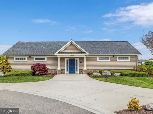 Exterior, Facade, Cape Cod