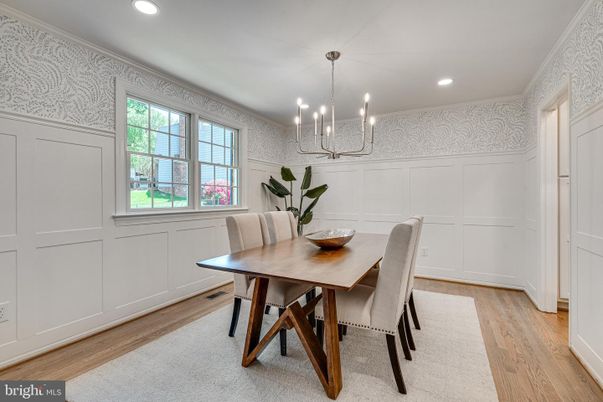 Chandelier, Dining room, Interior, Pendant Lights, Recessed Lighting, Wood Texture Flooring