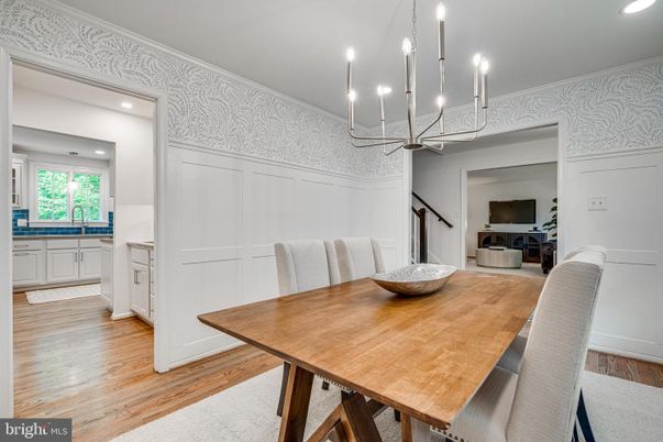 Chandelier, Dining room, Interior, Recessed Lighting, Wood Texture Flooring
