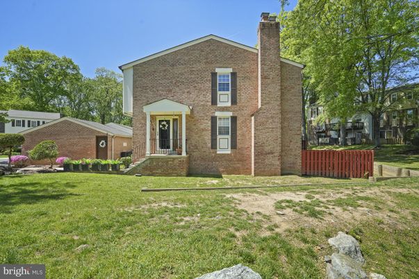 Backyard, Exterior, Facade, Brick Facade, Brick Traditional