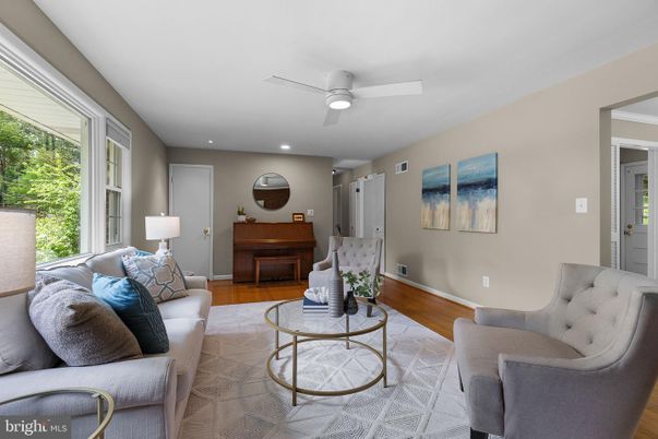 Interior, Living room, Piano, Recessed Lighting, Wood Texture Flooring