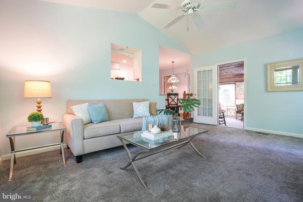 Dining room, Interior, Living room, Pendant Lights