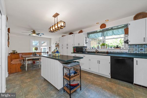 Dining room, Interior, Kitchen, Pendant Lights, Recessed Lighting