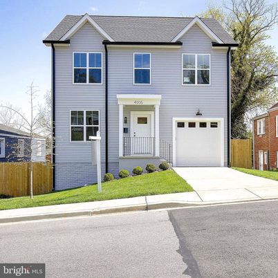 Attached, Exterior, Facade, Raised Ranch