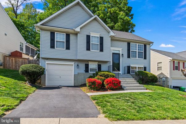 Attached, Exterior, Facade, Raised Ranch