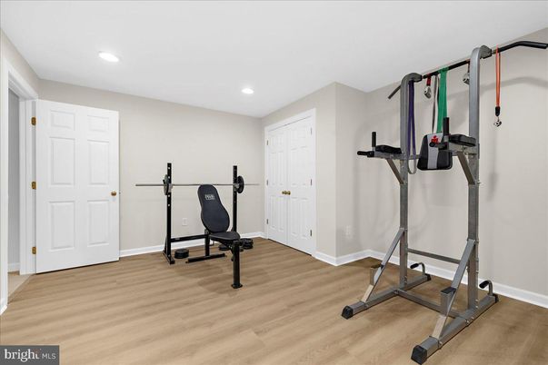 Fitness Equipment, Interior, Recessed Lighting, Wood Texture Flooring