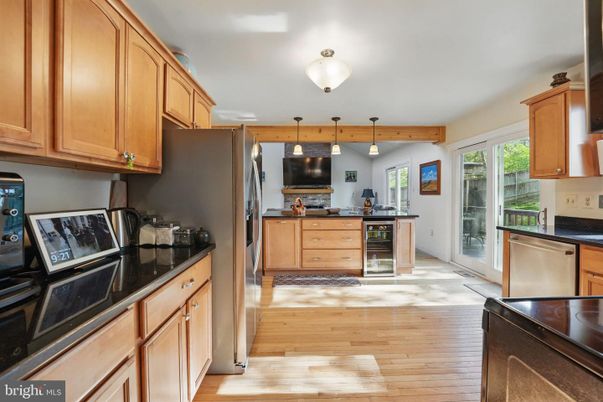 Interior, Kitchen, Pendant Lights, Wood Texture Flooring