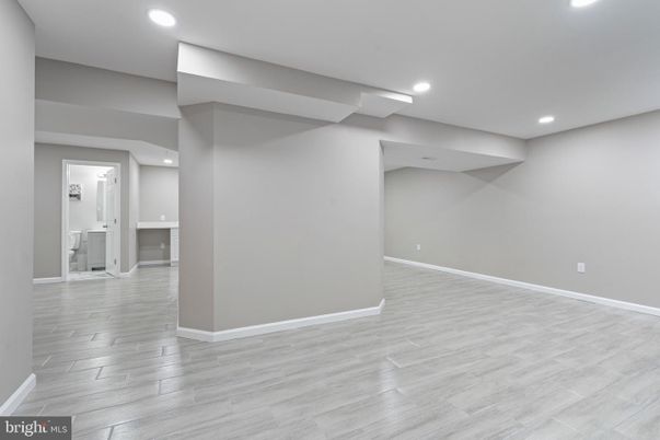 Empty room, Interior, Recessed Lighting, Wood Texture Flooring