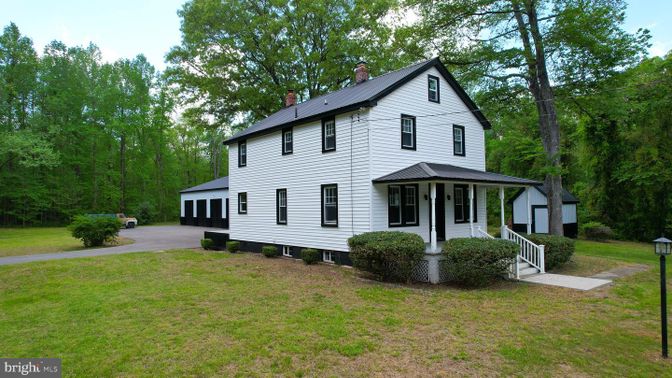 Backyard, Exterior, Facade, Farmhouse