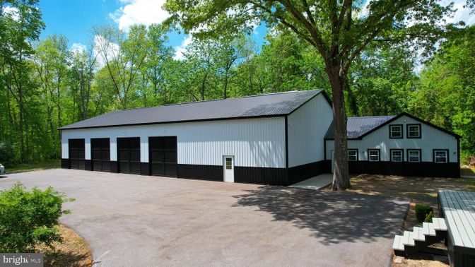 Detached Garage, Exterior