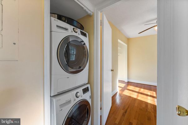 Interior, Utility Closets, Washer, Wood Texture Flooring