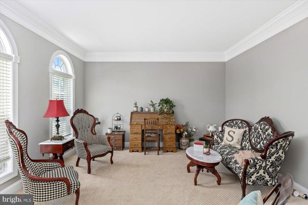 Home Office, Interior
