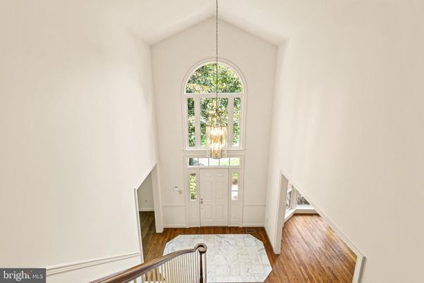 Interior, Pendant Lights, Wood Texture Flooring