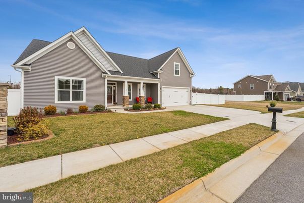 Attached, Exterior, Facade, Farmhouse