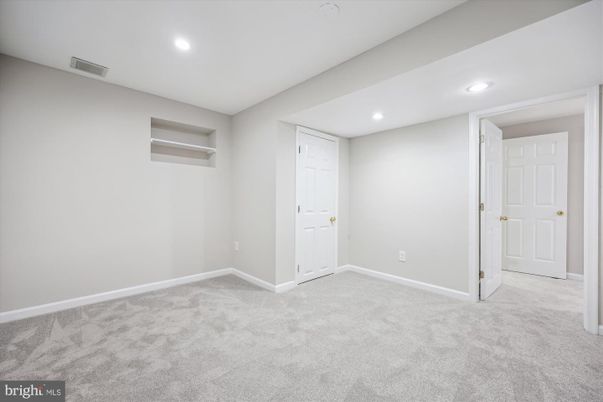 Empty room, Interior, Recessed Lighting