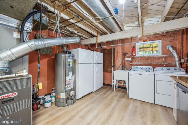 Interior, Washer, Wood Texture Flooring
