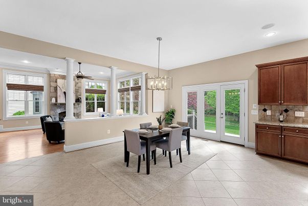 Dining room, Interior, Living room, Pendant Lights, Recessed Lighting, Wood Texture Flooring