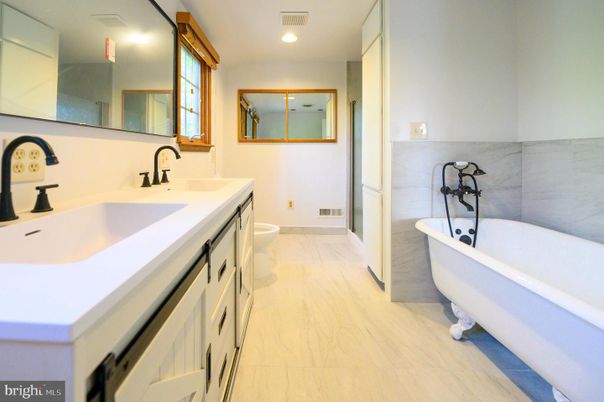 Bathroom, Dual Sink Vanities, Free Standing Baths, Interior, Recessed Lighting