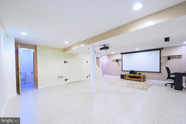 Interior, Projection Screen, Recessed Lighting