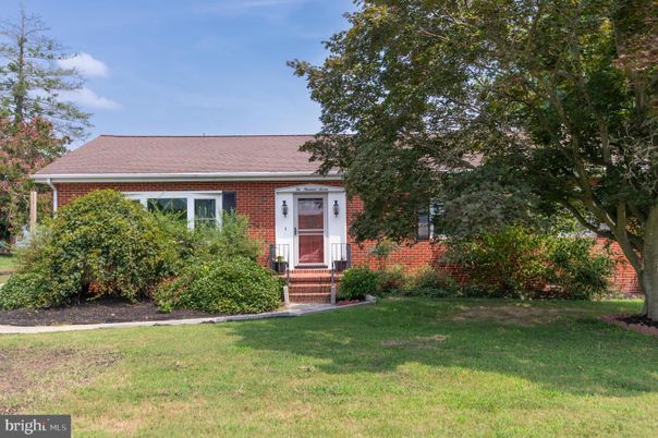 Exterior, Facade, Brick Facade, Cape Cod