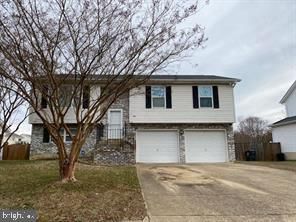 Attached, Exterior, Facade, Raised Ranch