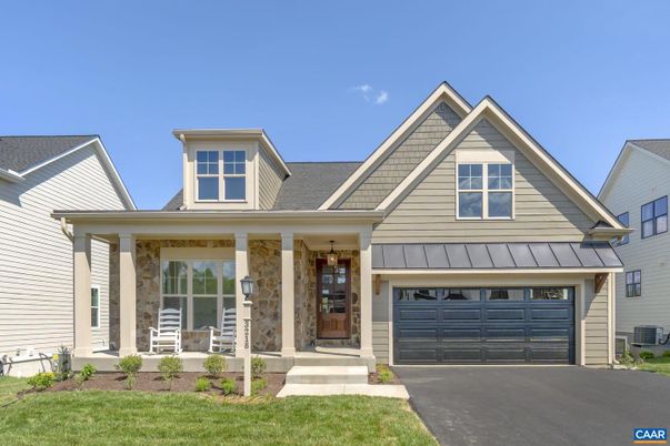 Attached, Exterior, Facade, Farmhouse