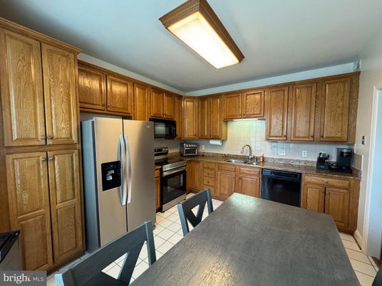 Dining room, Interior, Kitchen, Stainless Steel Appliances